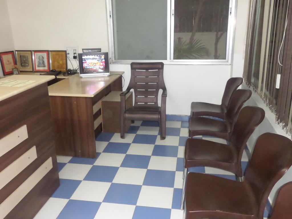 Indradeep Executive Hotel Аурангабад Екстериор снимка